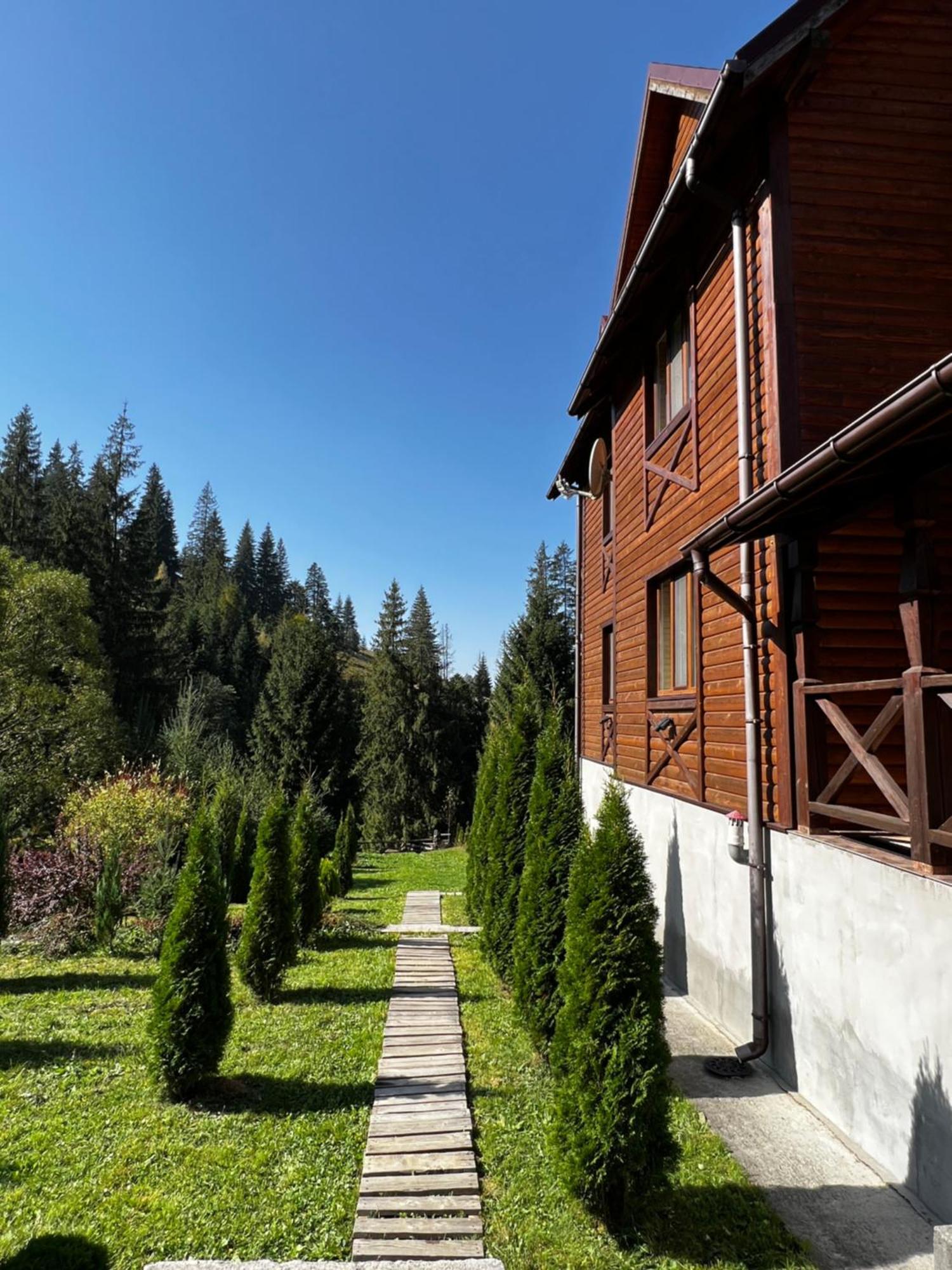 Marmarosy Hotell Vorochta Exteriör bild