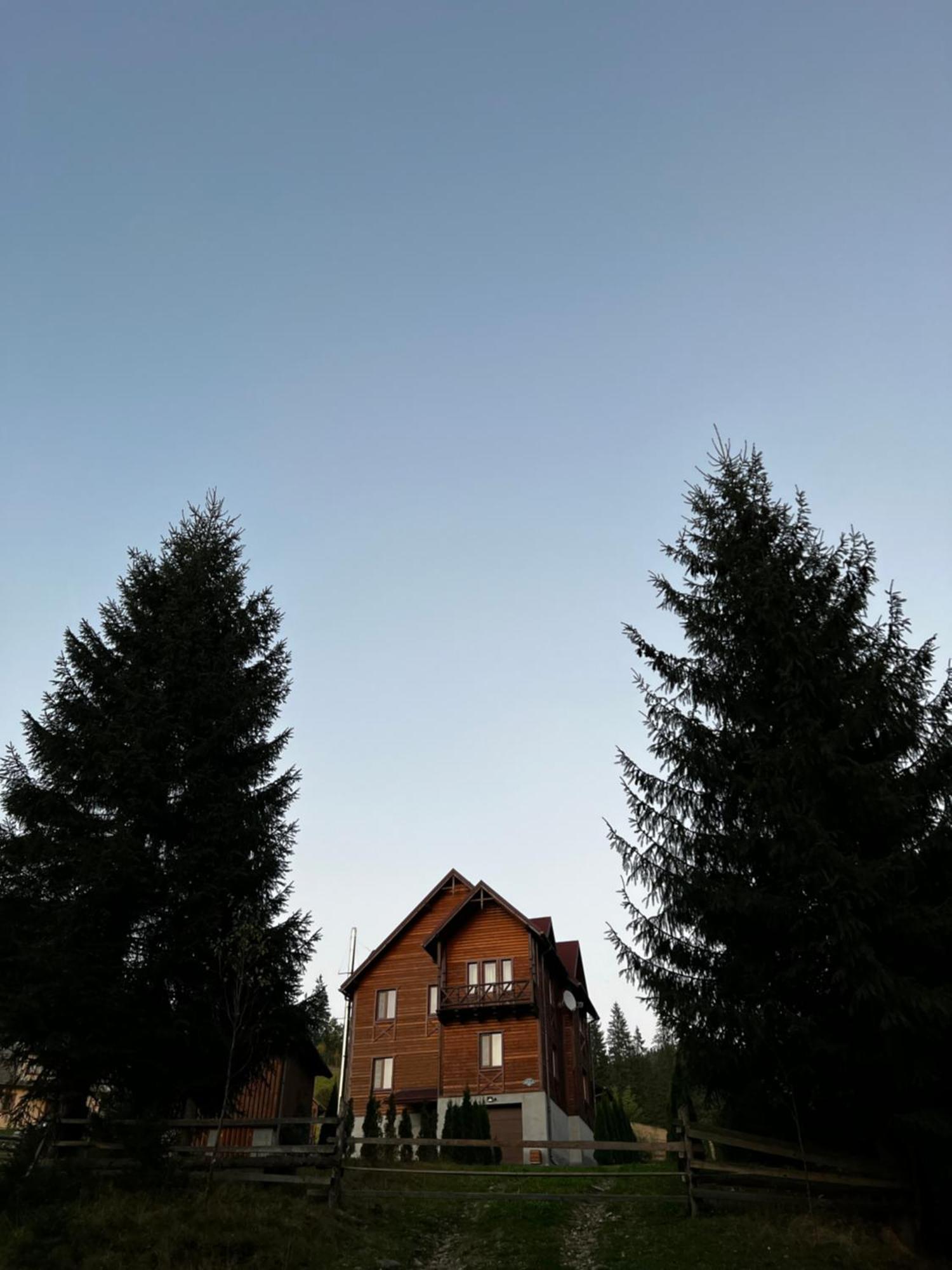 Marmarosy Hotell Vorochta Exteriör bild